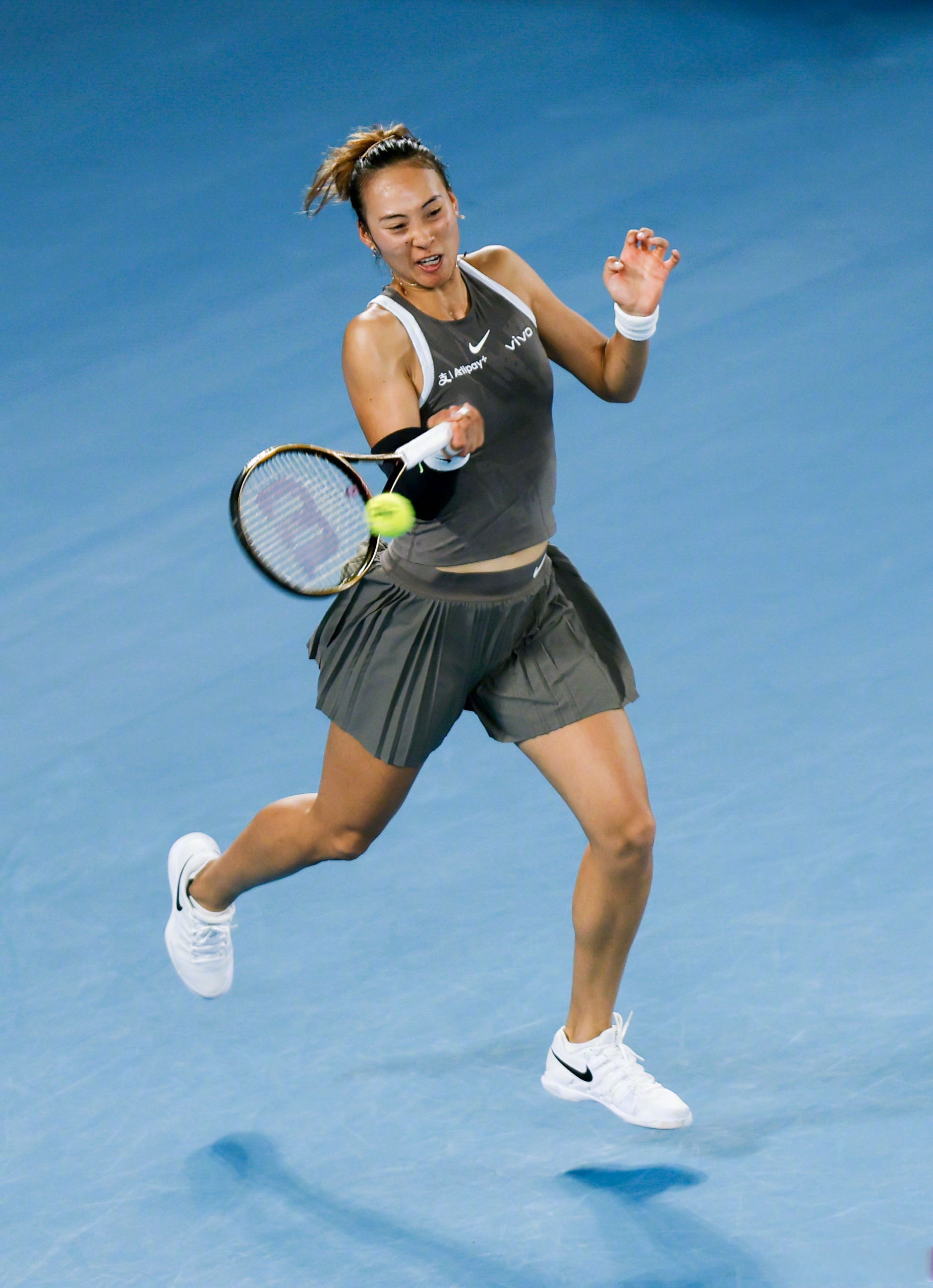 他以新姿态 他以新姿态