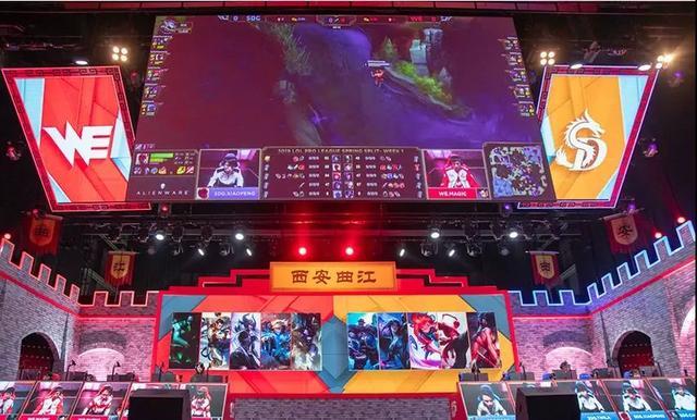 球场对飞球 球场对飞球